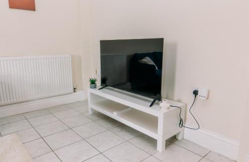 Folkestone Apartment | Chic 3 Bed Flat on Harbour Way