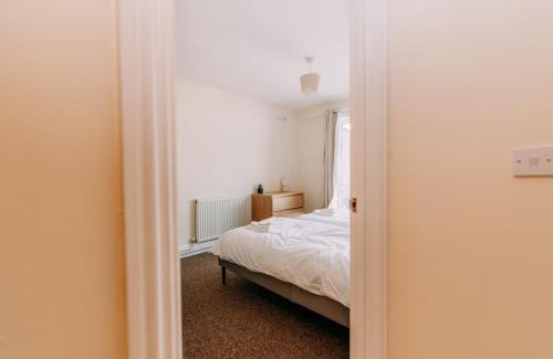 Folkestone Apartment | Chic 3 Bed Flat on Harbour Way