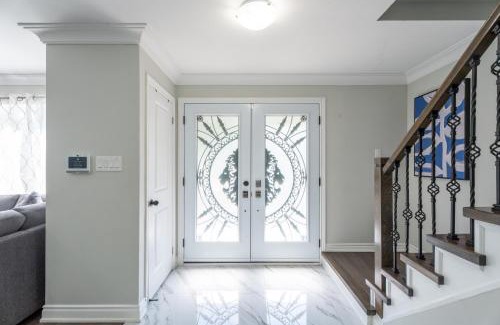 Brampton House | Chic and Cozy 5 Bedroom House