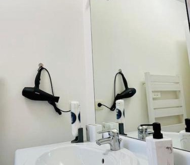 Le Bourget Apartment | Chic Appartement Design et Securise avec parking, Proche Paris I CDG