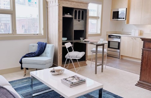 Civic Center Apartment | Chic Apt w/parking - Walk to Capitol, Convention Center, museums & shops!