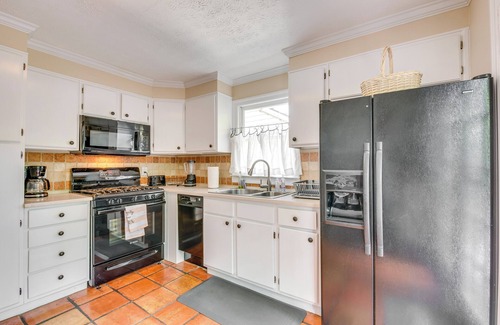 Westside House | Chic Atlanta Retreat w/Patio & Outdoor Dining!