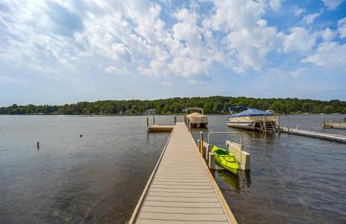 Bellaire House | Chic Bellaire Home with Outdoor Kitchen on Clam Lake