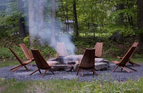Lanesville House | Chic Catskills Cabin with Hot Tub and Fire Pit