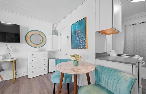 Near East Columbus Apartment | Chic City Retreat 93A