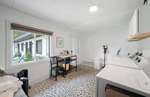 Near East Columbus Apartment | Chic City Retreat 93B