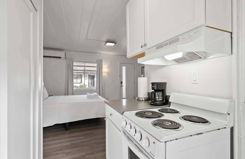 Near East Columbus Apartment | Chic City Retreat 93I
