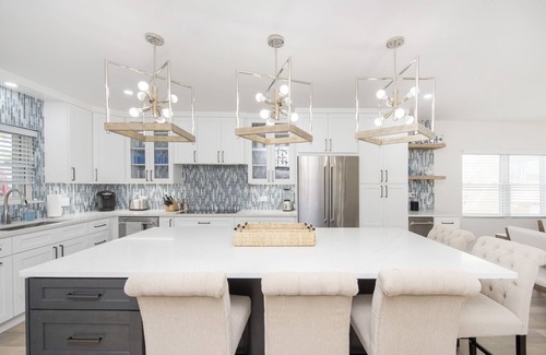 Savannah Condo | Chic Coastal Contemporary Condo Situated on Secluded Powder Sand Spotts Beach