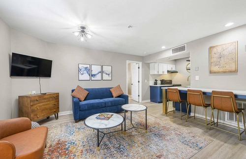 Garden Hills Apartment | Chic Condo Retreat in Central Buckhead, Atlanta.