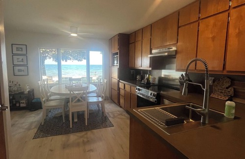 Tawas City Cottage | Chic cottage in Tawas City with stunning views