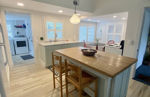 Vamo Cottage | Chic cottage, Vamo area, close to beaches, pet friendly, kayaks
