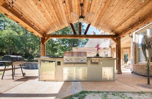 Ellendale Villa | Chic Countryside Estate-Patio Heaters-Game Room-Gym-BBQ-Pool