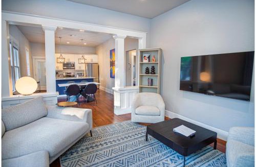 Southtown House | Chic Downtown Farmhouse with Garden and BBQ Grill
