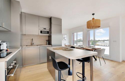 Le Bois Porte de Nogent Apartment | Chic Duplex with Rooftop -3BD-6P- Nogent-sur-Marne