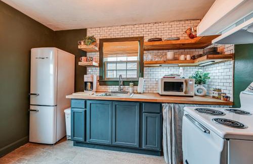Elizabethtown Apartment | Chic Elizabethtown Apartment Walk to Downtown!