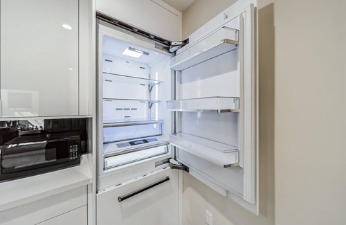 Floral Park House | Chic Executive - Historic Floral Park Guest House 1 Bedroom Bungalow by Redawning