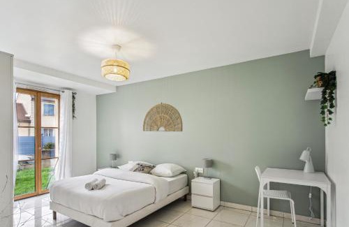 Meaux Apartment | Chic friendly and spacious house