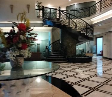 Ermita Night District Bed & Breakfast | Chic Haven