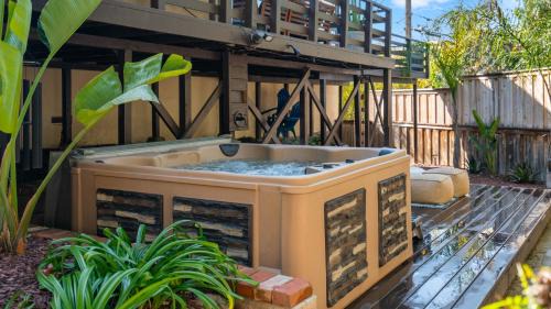 Kensington House | Chic Kensington Home - Hot Tub & Canyon Views