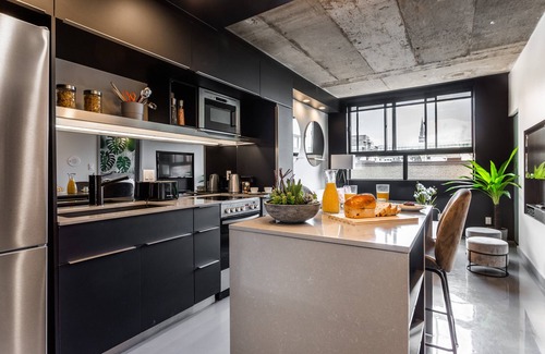 Shaughnessy Village Apartment | Chic Loft near McGill University