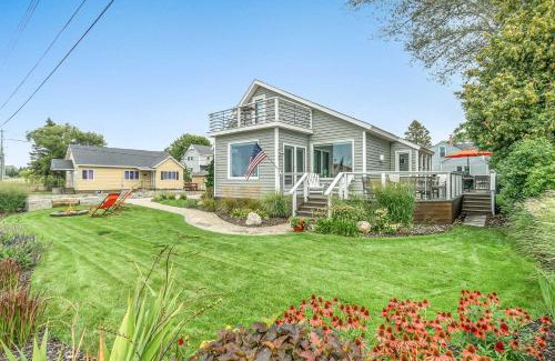 Manistee House | Chic Manistee Cottage Steps to Lake Michigan!
