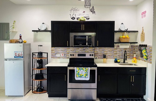 Patrick City Apartment | Chic Modern Retreat