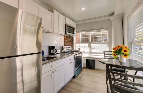 Weequahic House | Chic Newark Vacation Rental: 3 Mi to Airport!