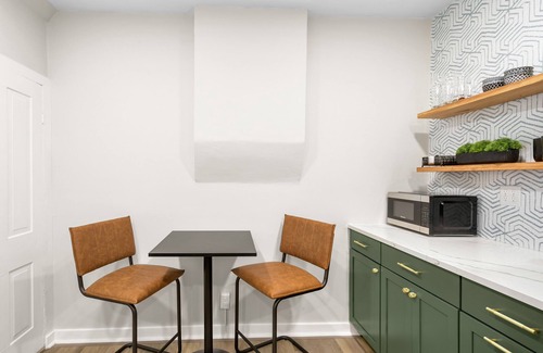 Frederick House | Chic, pets, walk to downtown