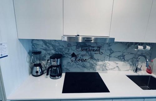 Vaughan House | Chic Retreat Pet & Smoke-Friendly, Balcony Views, Prime Location