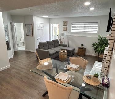 Southeast Calgary House | Chic Romantic3bed patio WIFI quiet retreat parking