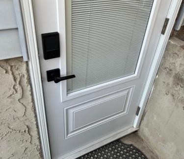 Southeast Calgary House | Chic Romantic3bed patio WIFI quiet retreat parking