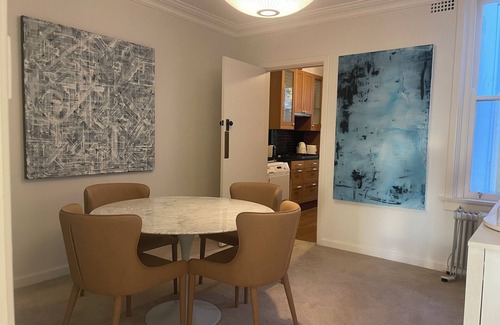 Darling Point Apartment | Chic & Sophisticated Art Deco Apartment. Amazing Sydney Harbour Views. Balcony.
