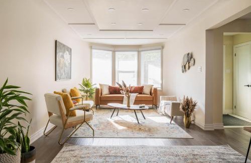 Newmarket Apartment | Chic, Spacious Newmarket Home off Yonge St