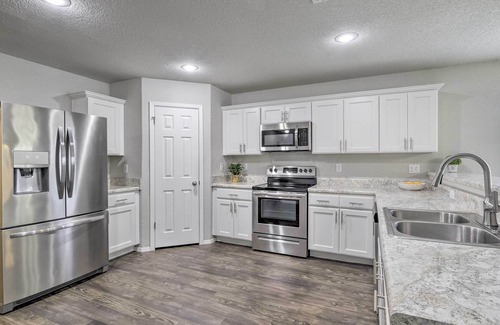 Bentonville - Fayetteville House | Chic Springdale Abode w/ Community Amenities