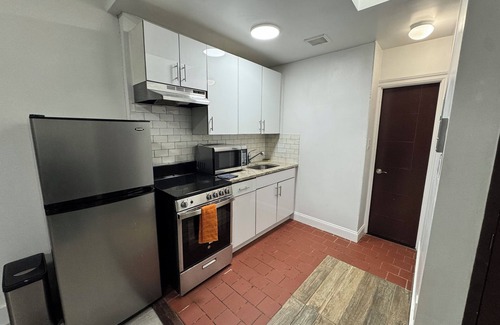 Central Park North Apartment | Chic Studio apartment in New York with WiFi, AC #2