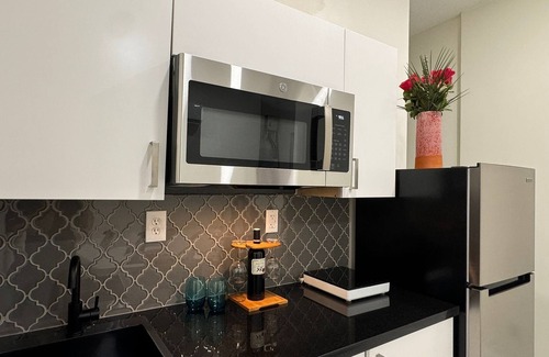 Princeton Apartment | Chic studio in fabulous Miami with AC, WiFi. Enjoy your stay!