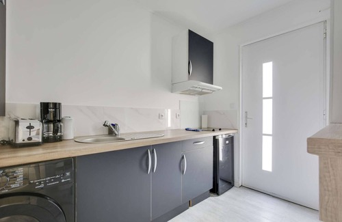 Colombes Apartment | Chic studio near Paris
