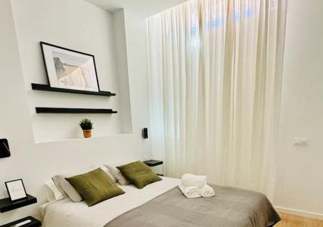 Ciudad Lineal Apartment | Chic & Stylish Madrid Hideout