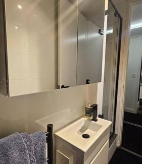 Toorak Apartment | Chic Toorak Studio