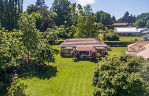 Himeville House | Chikanka