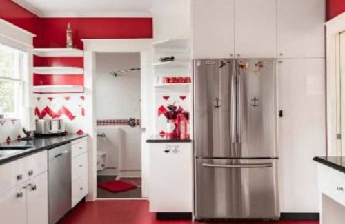 Eastside House | Child & Pet friendly: Catherine’s Charming Cottage
