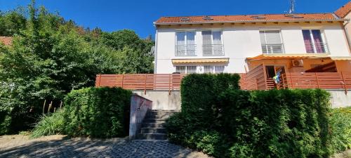 Orfu Apartment | Chill & More Apartman