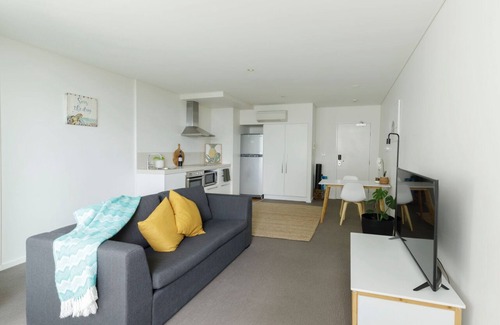 Nelson Bay Apartment | Chillin at Oaks, Centre of Nelson Bay with a pool. Mid Week Stay Special now on.