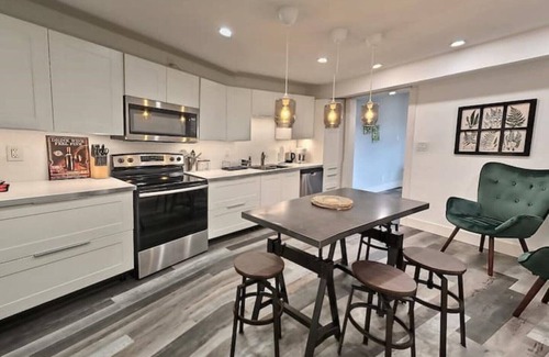 Sardis House | Chilliwack Mountain spacious suite