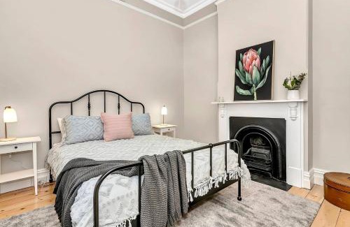 Birkenhead House | 'Chimney Cottage' Family Gem where Beach meets Port