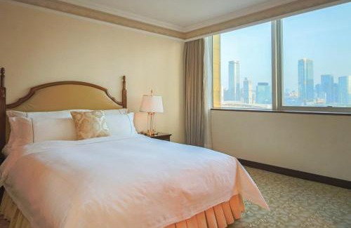 Guangzhou Central Business District Hotel | China Mayors Plaza - Free shuttle between hotel and Exhibition Center & Exhibitor registration Counter during Canton Fair