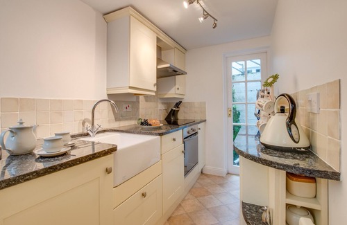 Helford House | Christmas Cottage - Two Bedroom House, Sleeps 4