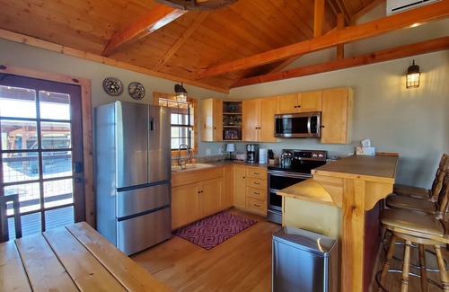 Alpine Cabin | Christmas Mountains Ranch: Classic 2br/1bth Cabin with Spacious Wrap Around Porc