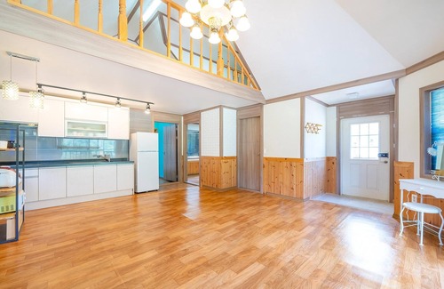 Namsan House | Chuncheon Namiseom pet Friendly Pension