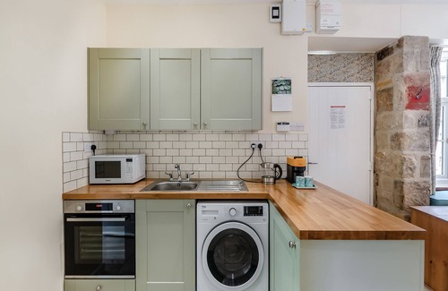 Matlock Cottage | Church Cottage nestles in the grounds of the Old Vicarage in Darley Bridge.